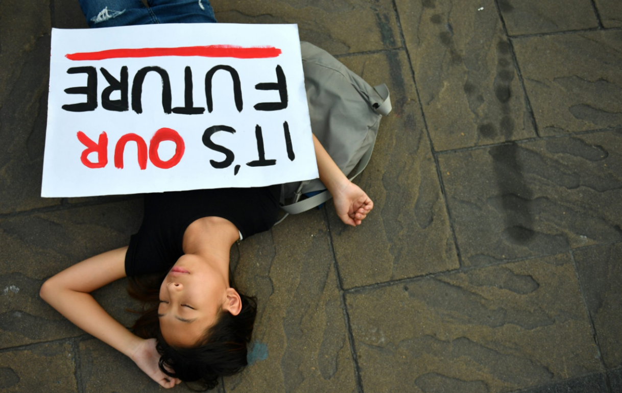 泰国曼谷，一名年轻的气候问题抗议者